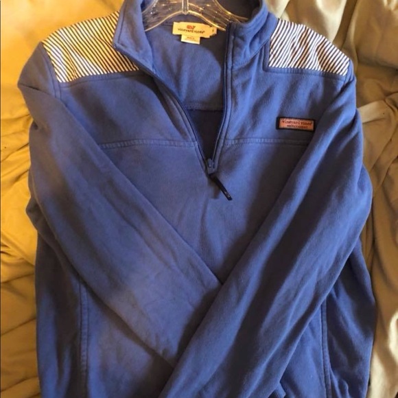 Vineyard Vines Tops - Vineyard vines pullover (hoodie)